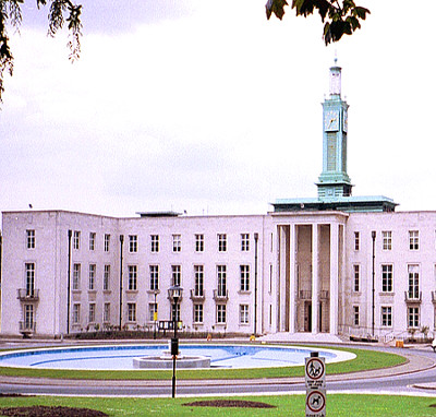 Photo of Walthamstow Town Hall with Fountain